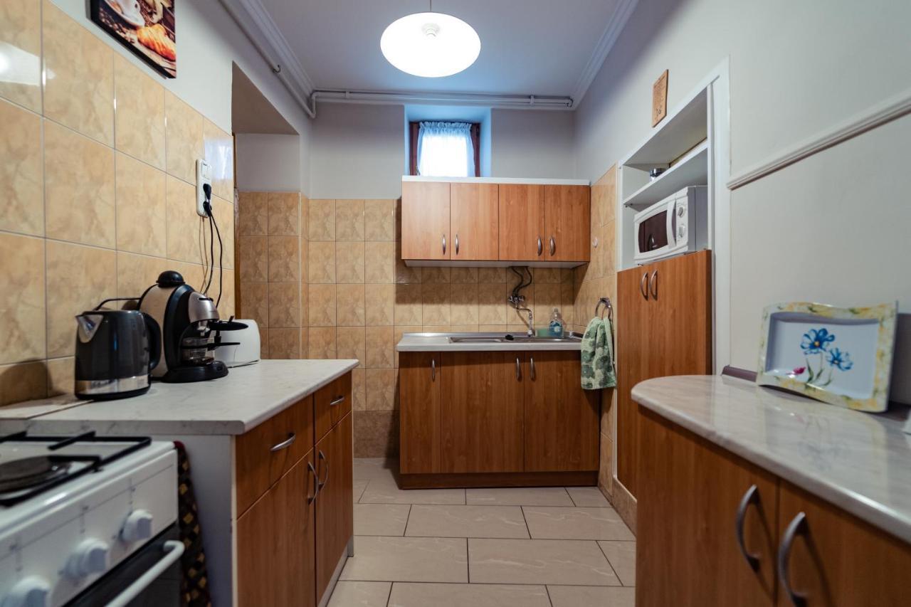 Estike Apartman ยูลา ภายนอก รูปภาพ